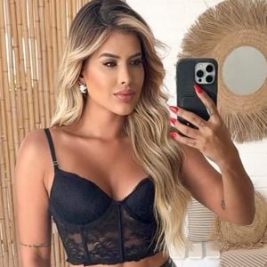 Sutiã Corselet Em Renda Com Bojo E Aro Dy Girl