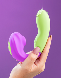 Vibradores e estimuladores sexuais Intt com 5% OFF à vista no atacado para revenda ou sex shop. Parcele em até 3x sem juros. Entrega para todo o Brasil!