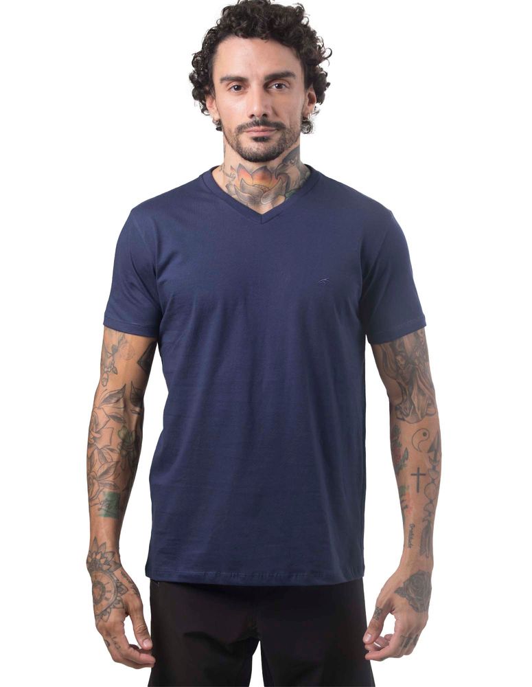 Camiseta Especial Gola V Essential Azul Navy