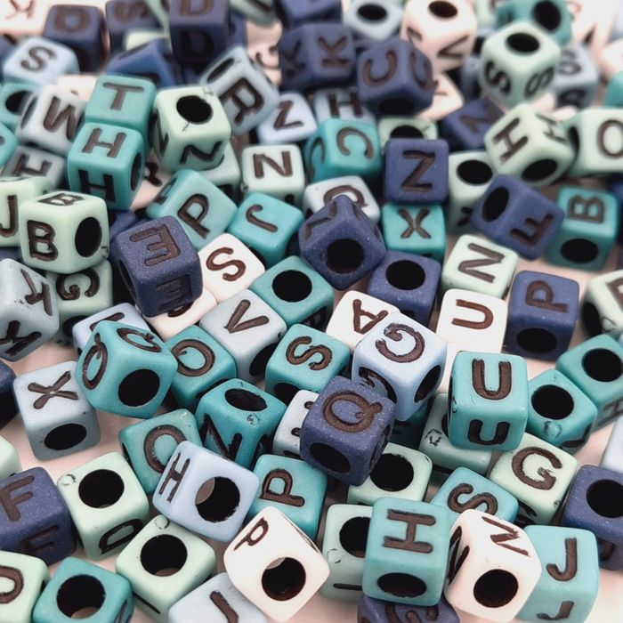 Miçanga Letrinha Quadrada Tons de Azul com Preto - 6mm 25g