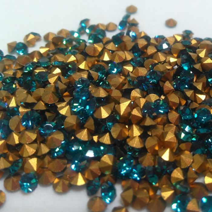 Strass Diamond Indicolite - SS8,5/PP18(2,40-2,50mm) 1.440 Peças