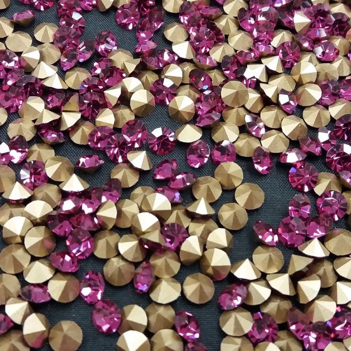 Strass New Basic Fuchsia - SS6,5/PP14(2,00-2,10mm) 1.440 Peças