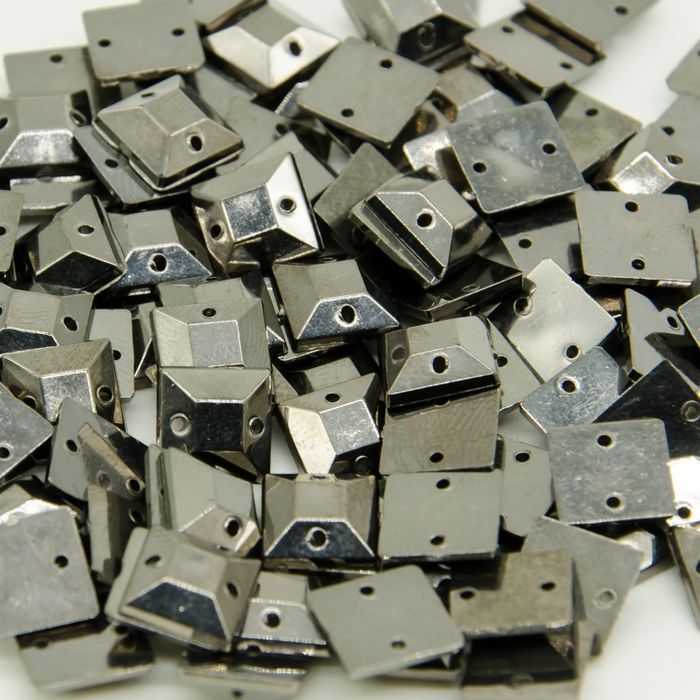 Chaton Acrílico Quadrado 2 Furos Black Diamond - 10x10mm com 100 Peças