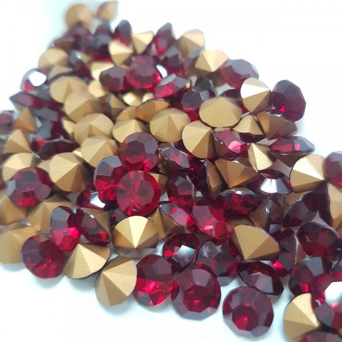 Strass Preciosa Siam - SS6,5/PP14(2,00-2,10mm) 1.440 Peças