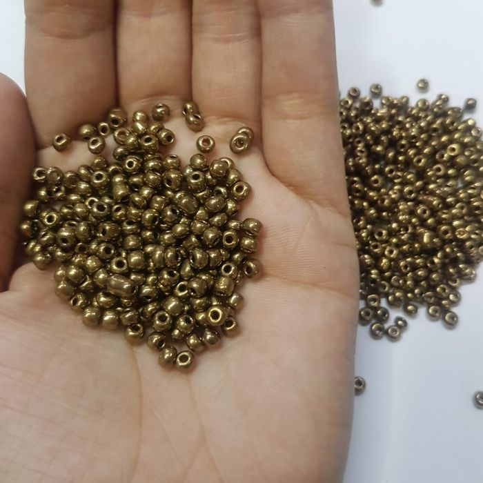 Miçanga Chinesa Fosca Ouro Velho 223 - 6/0(4,1mm) 25g Aprox. 300 Peças