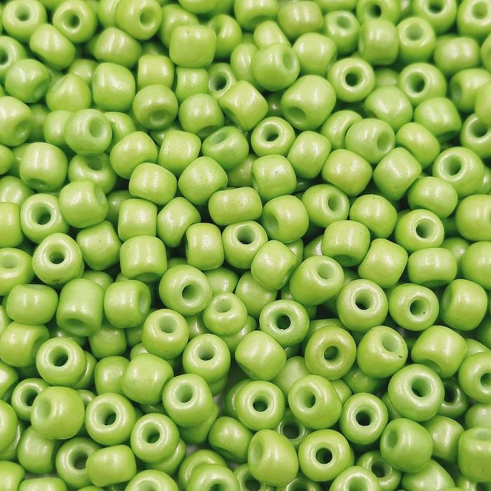 Miçanga Chinesa Fosca Verde Claro 5506 - 6/0(4,1mm) 25g Aprox. 260 Peças