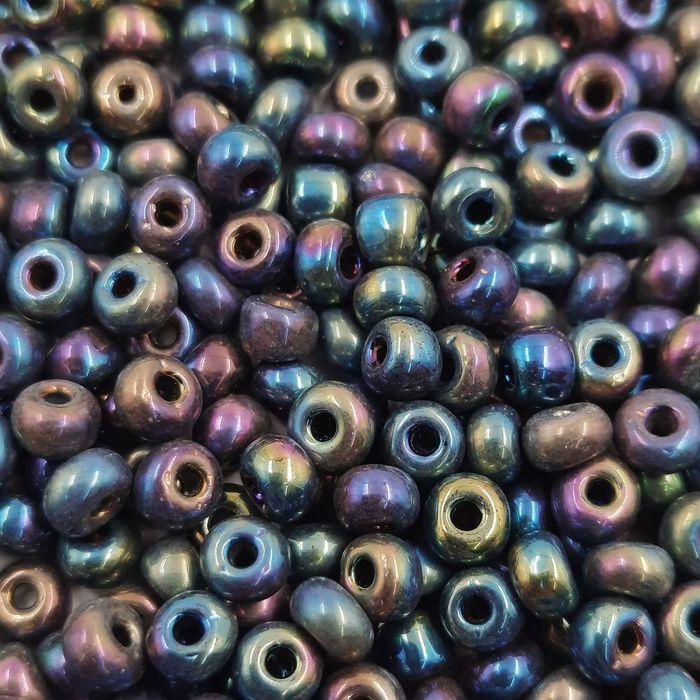 Miçanga Asmara Fosca Preto Aurora Boreal 24980 - 6/0(4,1mm) 25g Aprox. 300 Peças