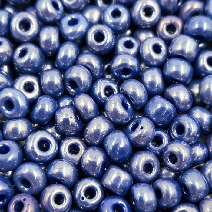 Miçanga Asmara Fosca Lustrosa Azul 38040 - 6/0(4,1mm) 25g Aprox. 300 Peças
