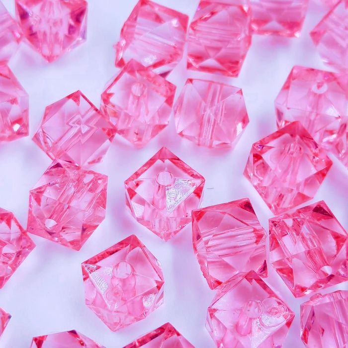 Quadrado com furo passante Transparente Rosa - 10mm 25g