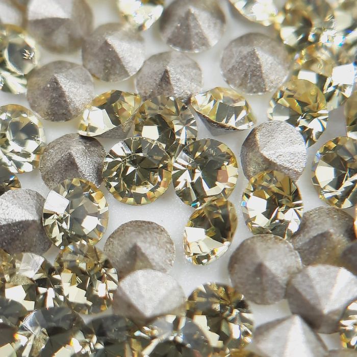 Strass Swarovski 1028 Jonquil - SS9/PP19(2,50-2,60mm) 144 Peças 