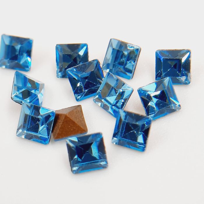 Strass Swarovski Carre Aquamarine Base cônica - 3mm 144 Peças