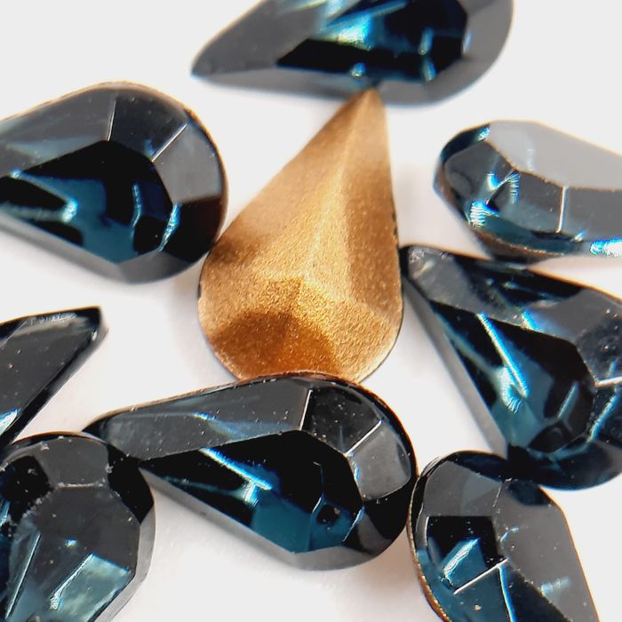 Strass Swarovski Gota Montana Base cônica - 8x4.8mm 12 Peças