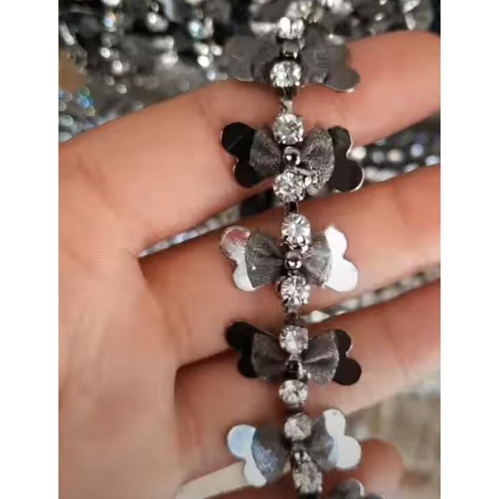 Corrente de Strass Borboleta Cristal Base Grafite - 20mm 1 Metro