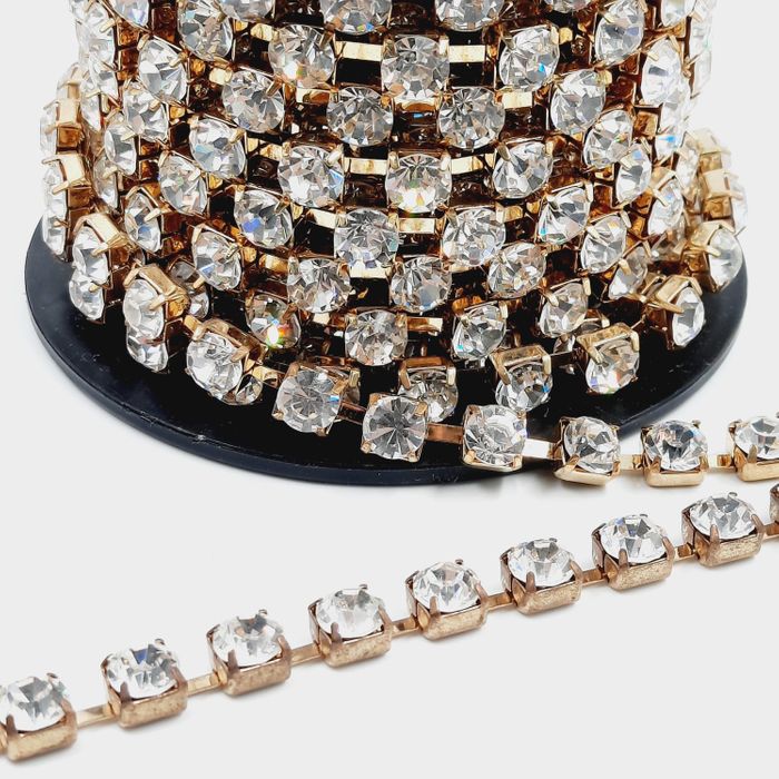 Corrente de Strass Cristal Base Dourada - SS6,5(2,00-2,10mm) 1 Metro
