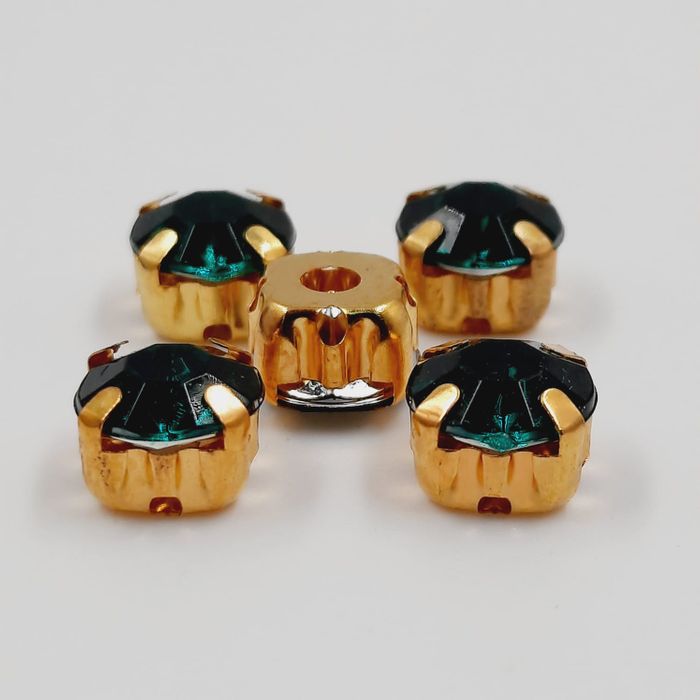 Engrampado Acrílico Redondo Verde Base Dourada - 8mm 20 Peças