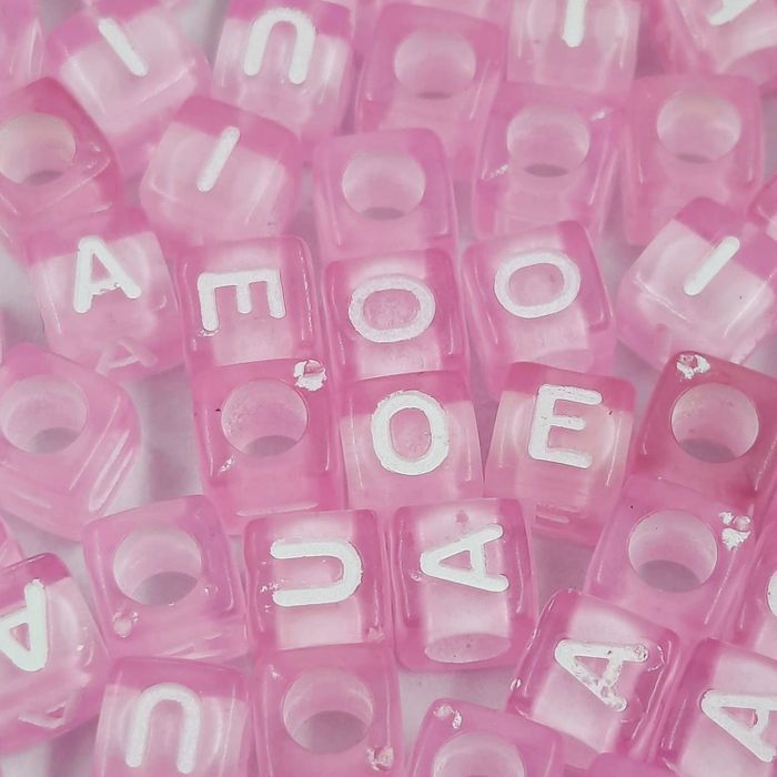 Miçanga Letrinha Quadrada Vogais Transparente Rosa com branco - 6mm 25g