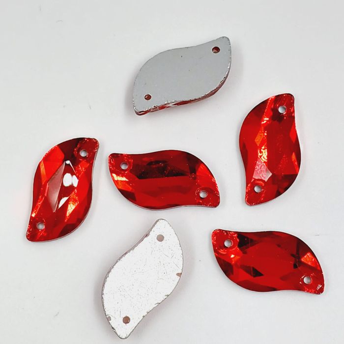 Strass Para Costura Elegance Folha Light Siam 2 Furos - 10x20mm 140 Peças