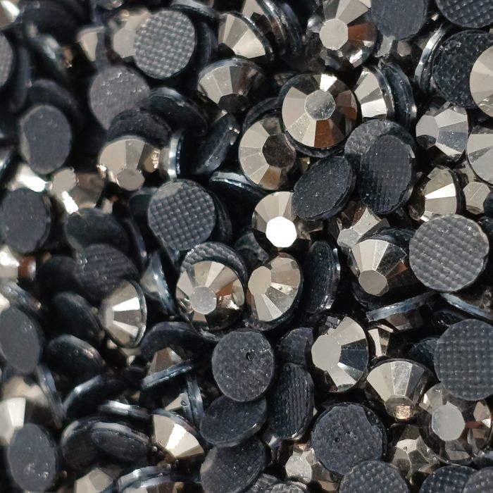 Strass Base reta Resina Jet Hematite - SS20(4,60-4,80mm) 14.000 Peças