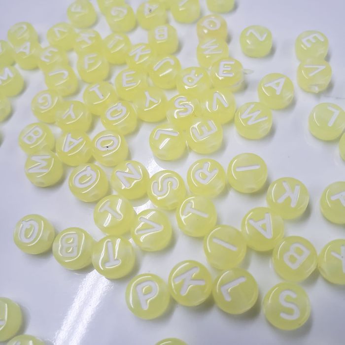 Miçanga Letrinha Redonda Transparente Amarela com Branco - 7mm 25g Aprox. 200 Peças