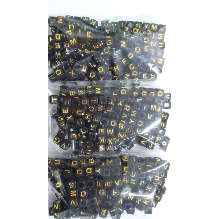 Miçanga Letrinha Quadrada Preto com Dourado - 6mm 25g