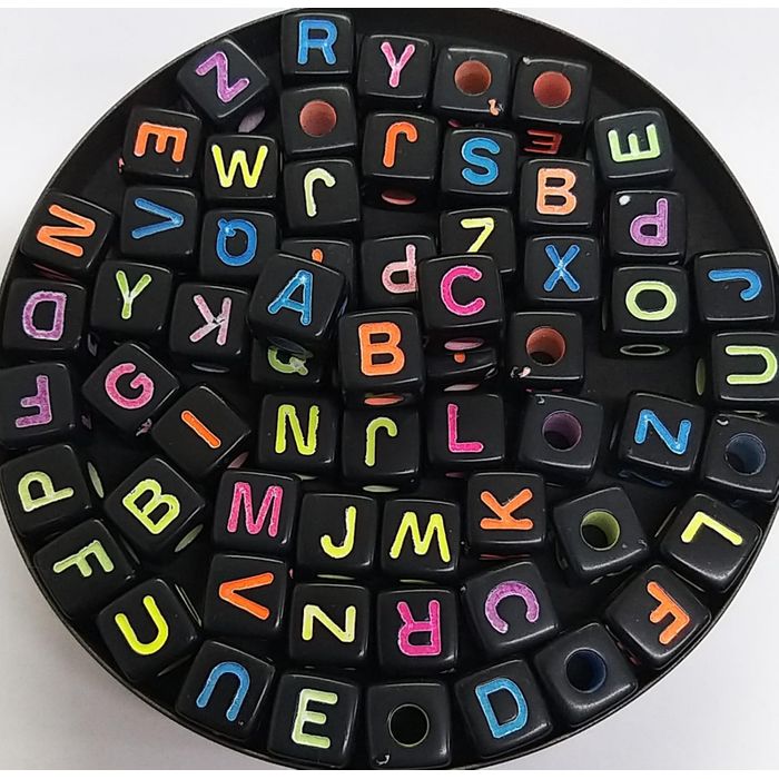Miçanga Letrinha Quadrada Preto com Neon -  6mm 25g