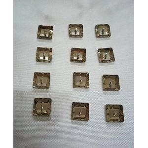 Chaton Chinês Quadrado 1 Furo Âmbar - 10x10mm 12 Peças