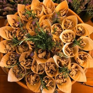 Cone Descartável Biodegradável Para Finger Food Em Madeira, 12,5cm - 50 Unidades