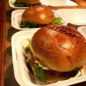 Embalagem Biodegradável Articulada Em Bagaço De Cana, 15x15cm - 125 Unidades