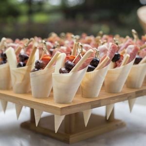 Cone Descartável Biodegradável Para Finger Food Em Madeira, 18cm - 50 Unidades