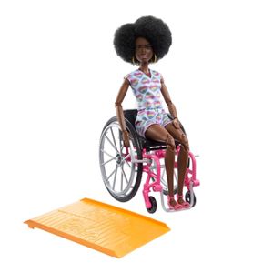 BARBIE FASHIONISTA CADEIRA DE RODAS NEGRA - HJT14 - MATTEL