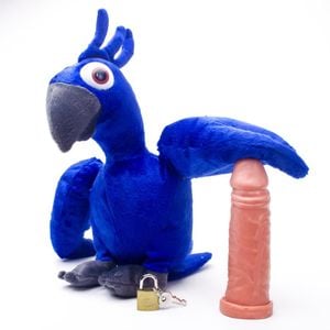 Pelúcia Arara Com Prótese Universo Da Pelúcia