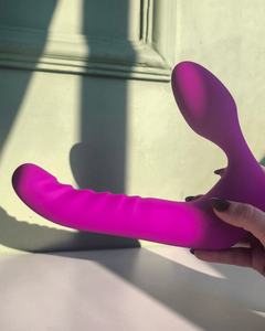 Pixie Sync - Vibrador Strapless com Motor Duplo e Controle via Aplicativo