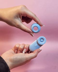 Aura - Mini Estimulador de Clitóris 2 em 1 com Pulsação e Tapping Recarregável