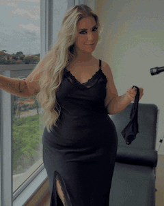 Camisola Midi em Cetim e Renda com Fenda Lateral e Calcinha Fio | Plus Size